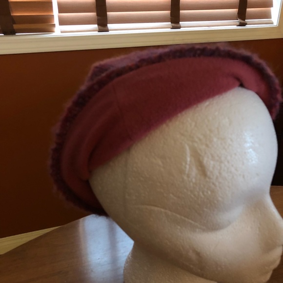 Wool fleece lined toque. - Picture 4 of 6